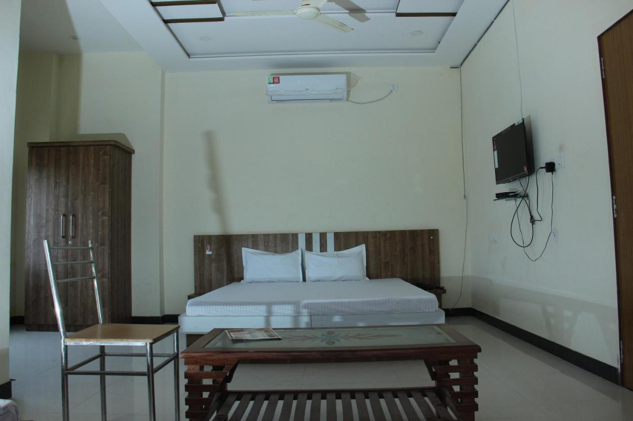 Hotel O Athitya Resort Sikar Exteriér fotografie